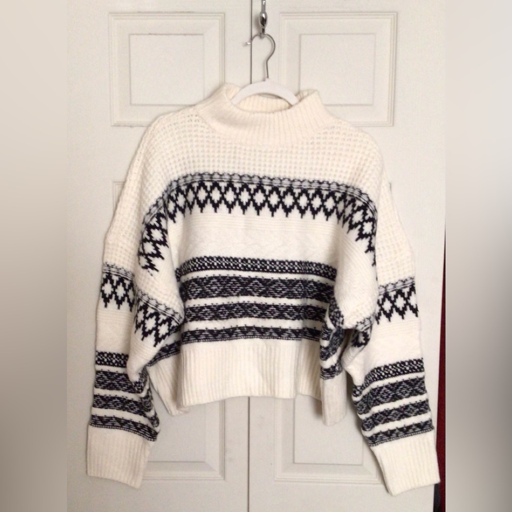NWT Arizona Cropped Winter Sweater